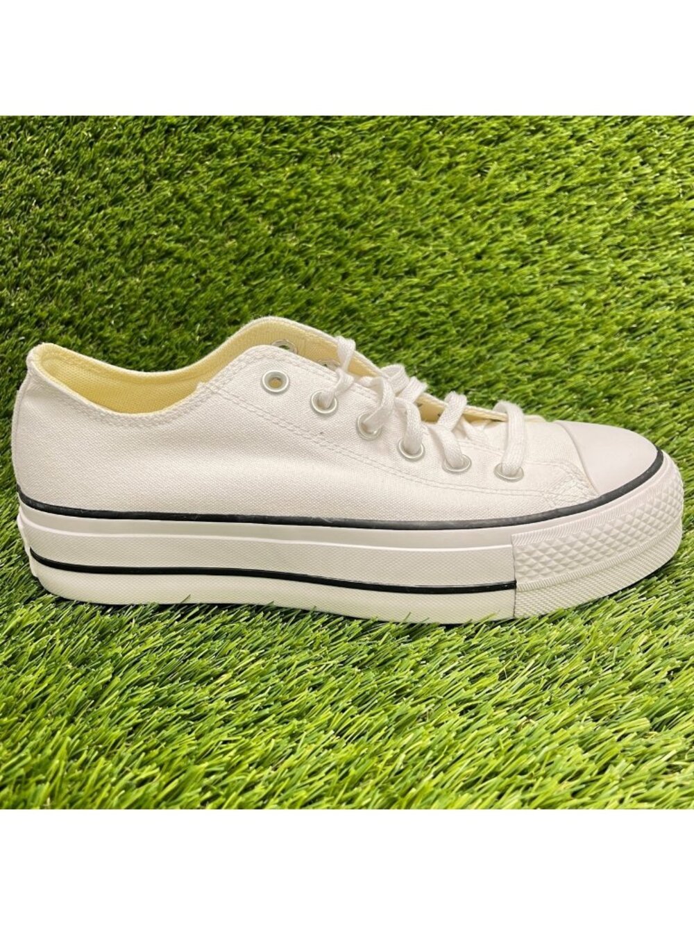 Converse Chuck Taylor All Star Lift Womens Size 8 White Athletic Shoes Sneakers